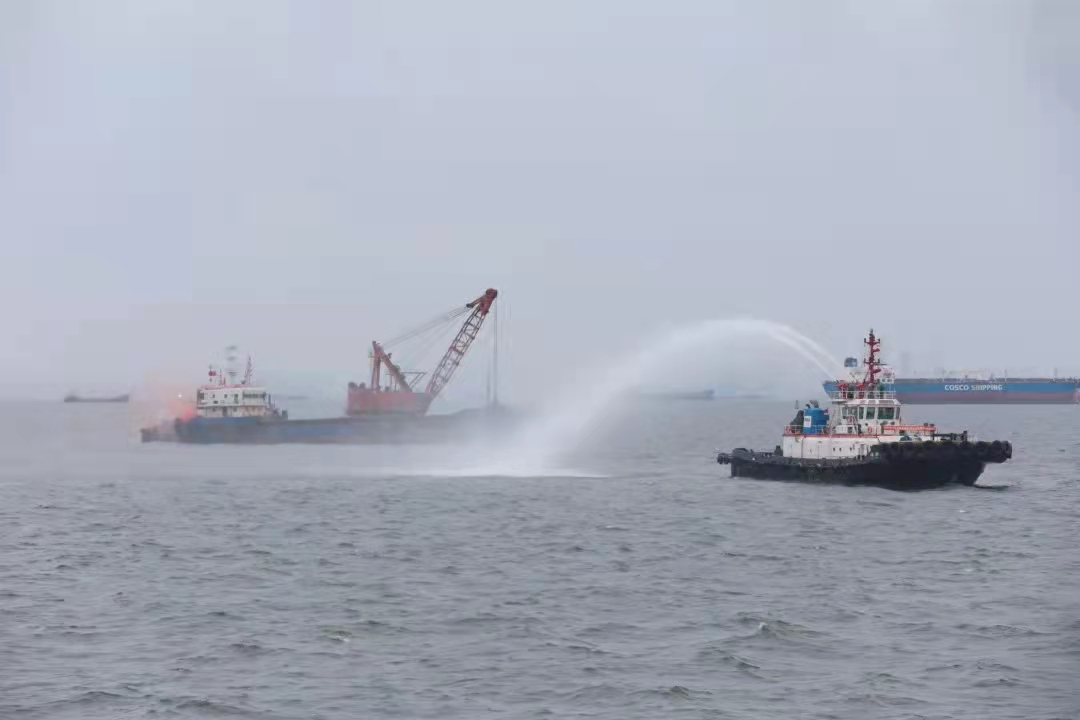 【2021/8/31】海乐公司参与2021年大连湾海底隧道工程安全保障综合应急演习成功举办(图4) 【2021/8/31】海乐公司参与2021年大连湾海底隧道工程安全保障综合应急演习成功举办(图4)